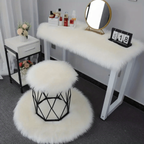 1pc Soft Plush Fur Rugs, Soft Fluffy Area Rug, Modern Faux Fur Rug, Fluffy Rug For Bedroom, White Rugs For Living Room, Carpet For Rooms, Rugs For Bed (Color: White, size: 23.62*23.62inch)